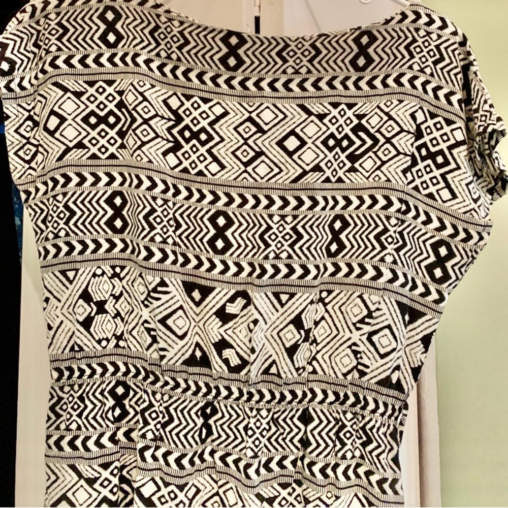 Forever 21 black white short-sleeve tunic style shirt belt loop… - Picture 5 of 9